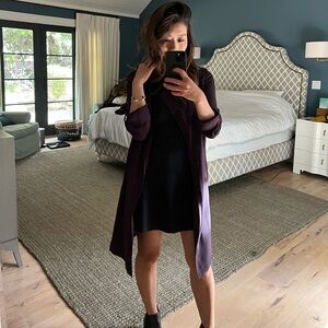 [SOLD] Aritzia Babaton Quincy trench flowy in purple / wine